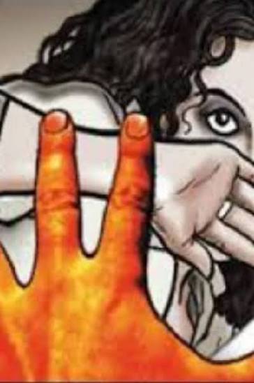 पैठणमध्ये भोळसर तरुणीवर घरात घुसून अत्याचार