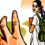 लेकरांचा बाप असलेल्या युवकाने काढली सतरा वर्षाच्या तरुणीची छेड. पोलिसांनी गुन्हा दाखल केला.